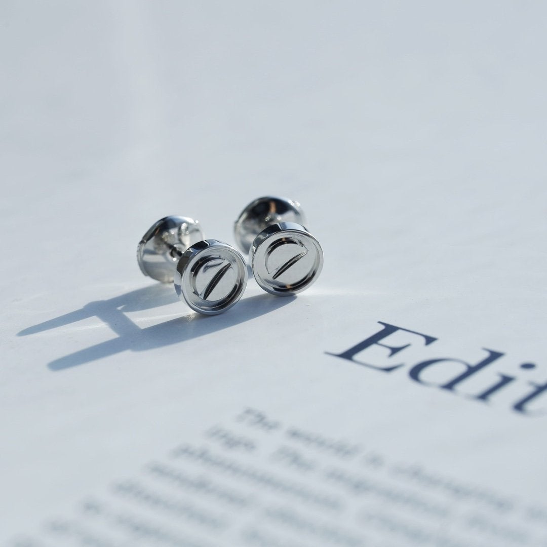 [Vicky]LOVE EARRINGS SILVER 10MM