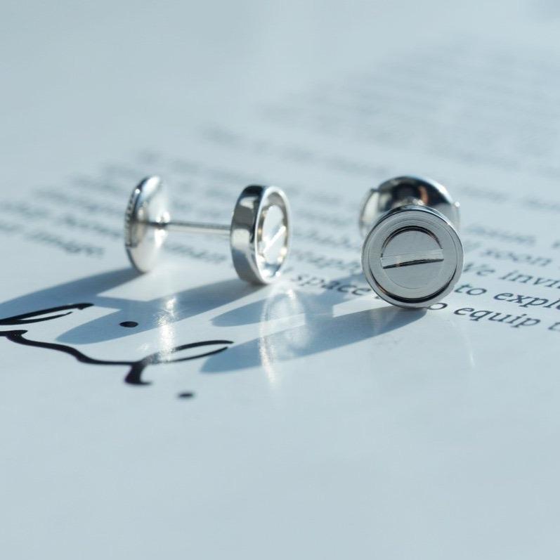 [Vicky]LOVE EARRINGS SILVER 10MM