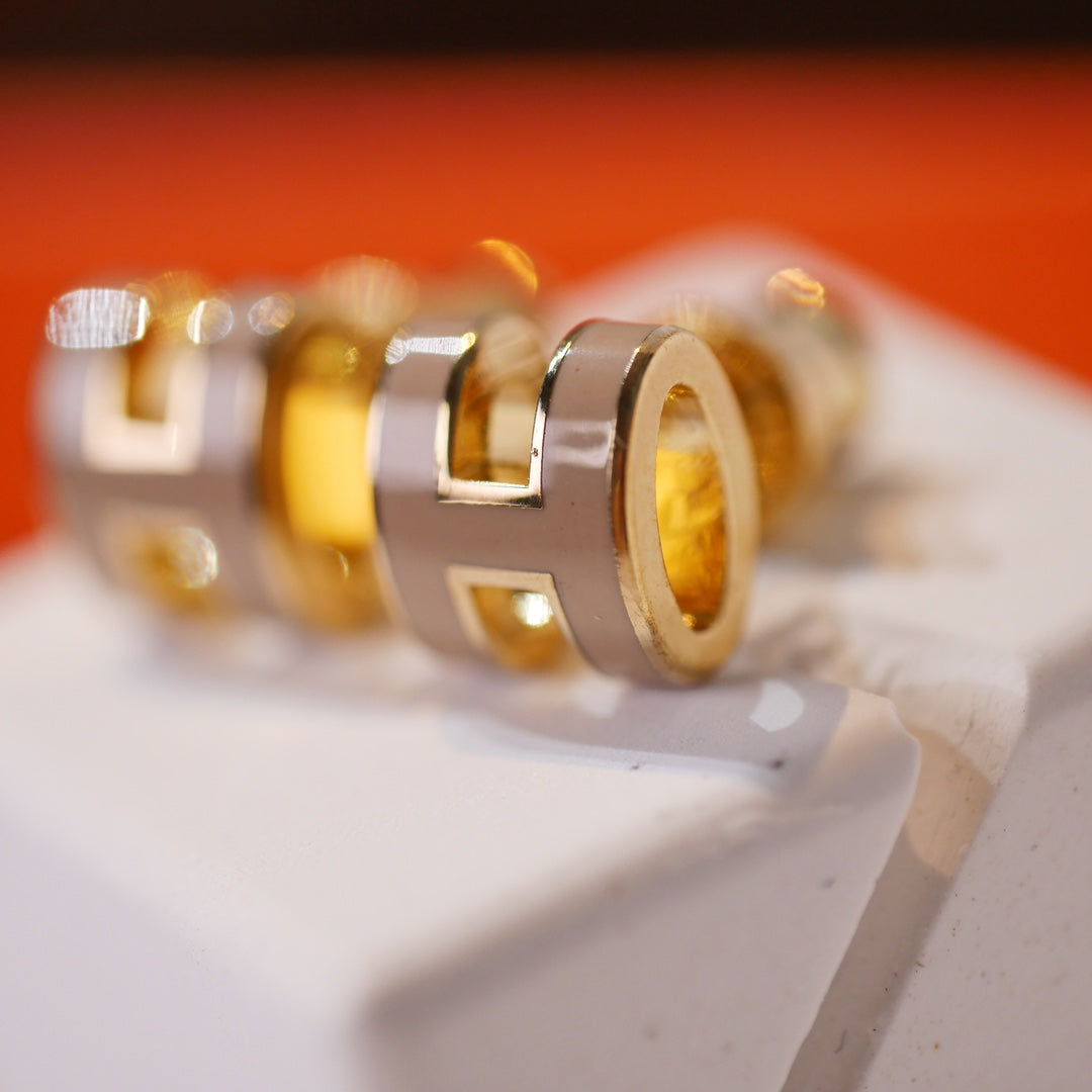 [Vicky]MINI POP H GOLD EARRINGS GREY