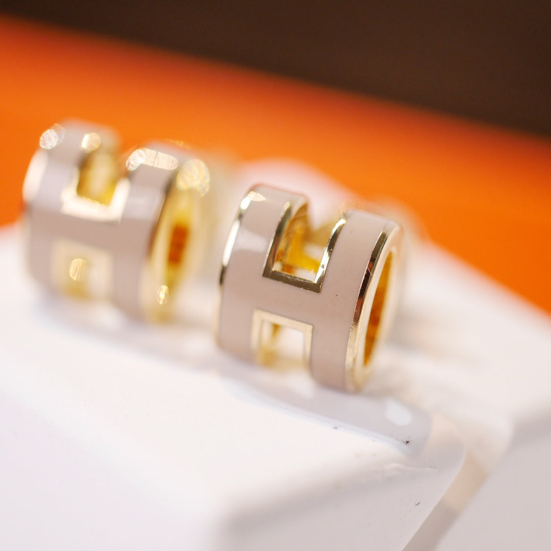 [Vicky]MINI POP H GOLD EARRINGS GREY