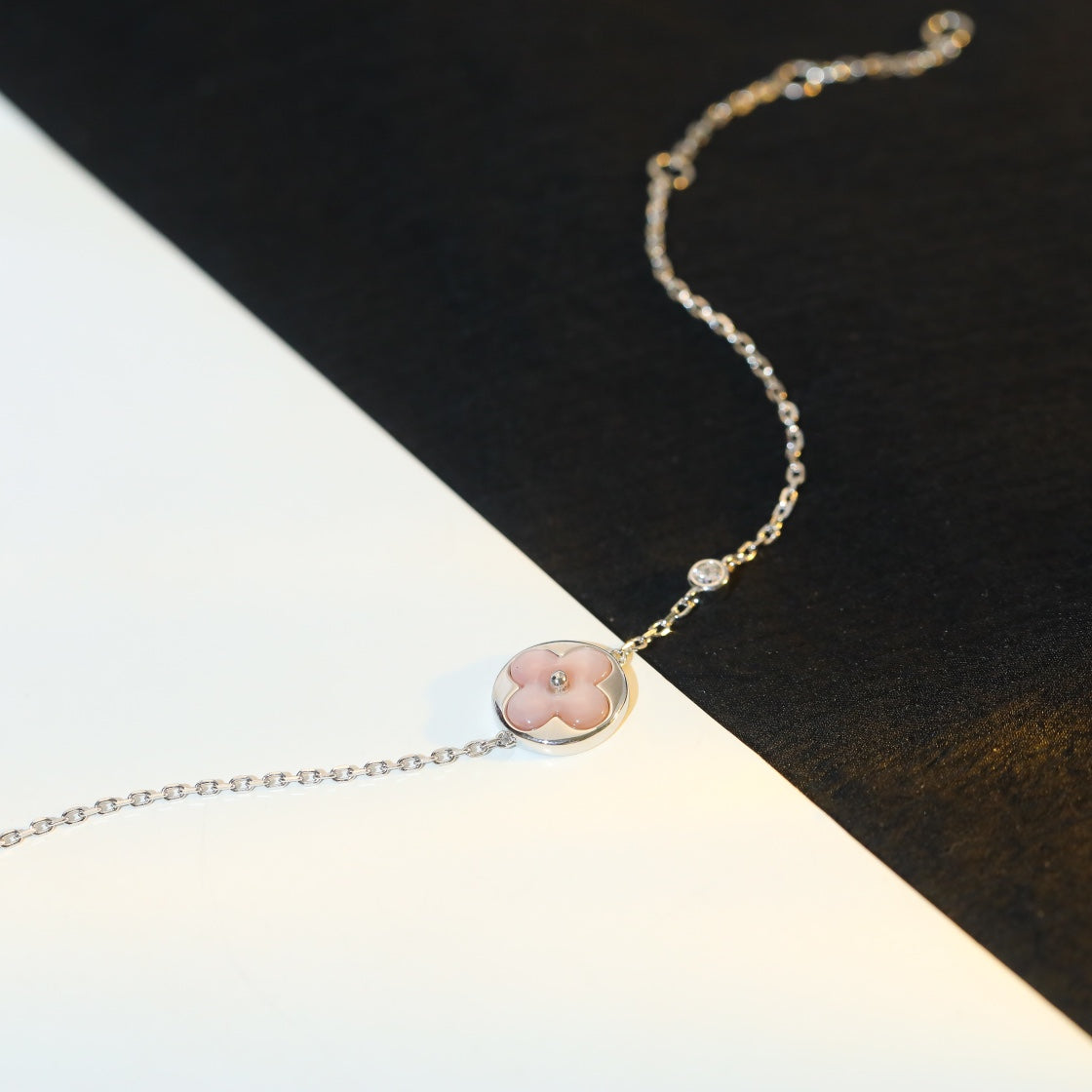 [Vicky]SUN MOTIF PINK MOP SILVER BRACELET