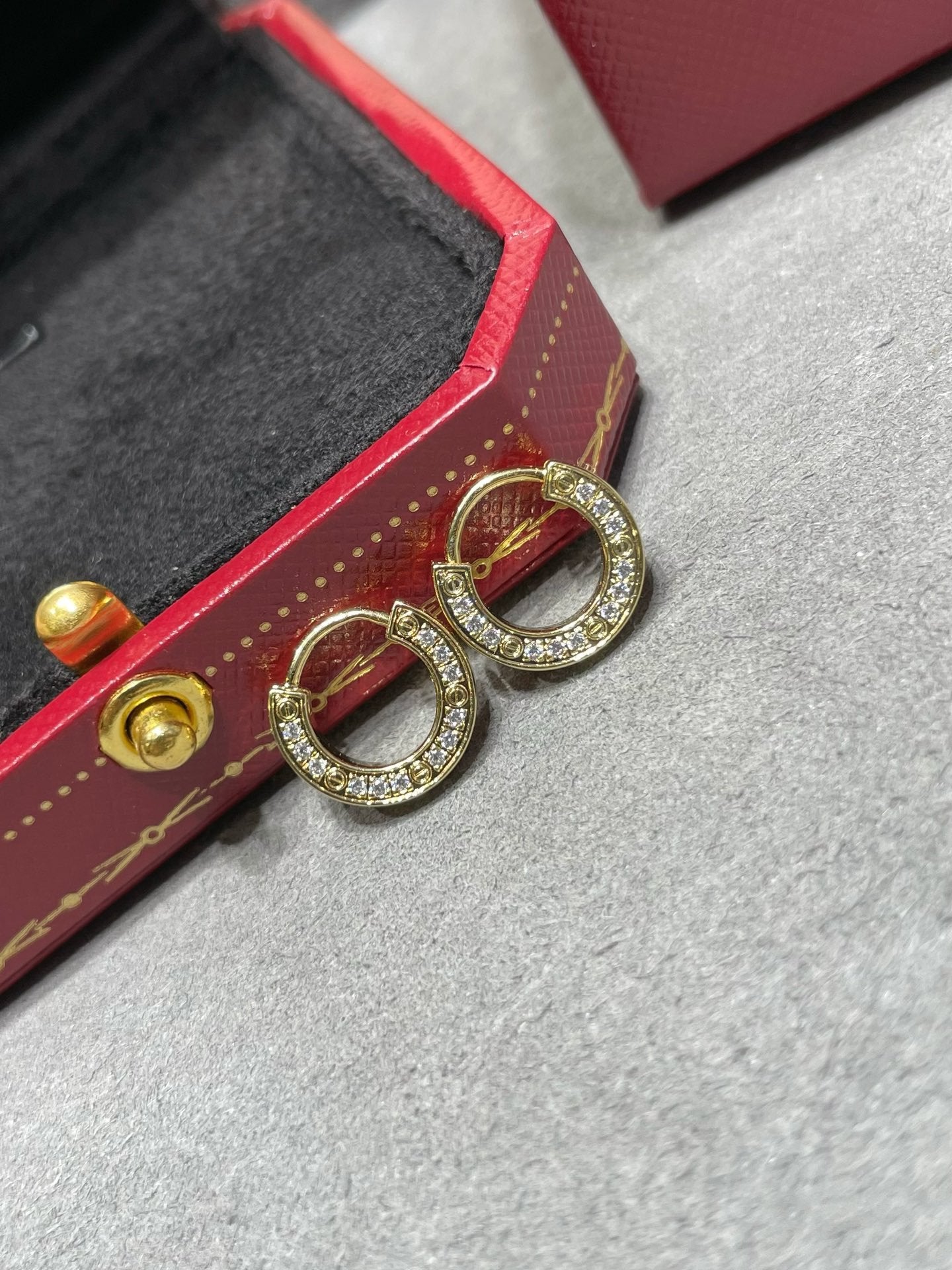 [Vicky]LOVE DIAMOND EARRINGS