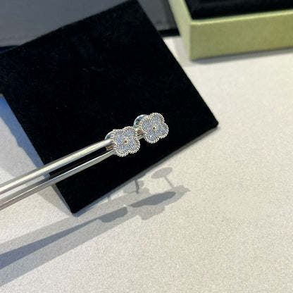 [Vicky]CLOVER MINI DIAMOND STUD EARRINGS